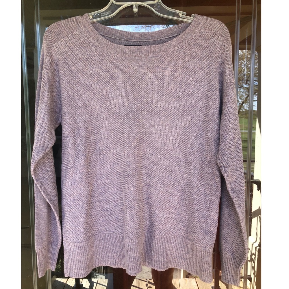 2 AMERICAN EAGLE SWEATERS!!!!!!